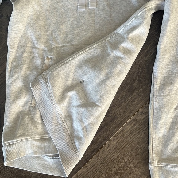 Lululemon Avenue Pullover - Picture 2 of 3